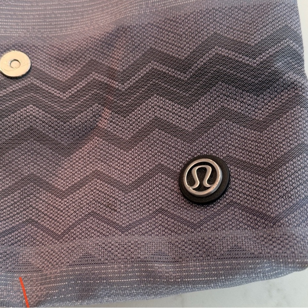 Lululemon Athletica Chevron Patterned Crossbody B… - image 4